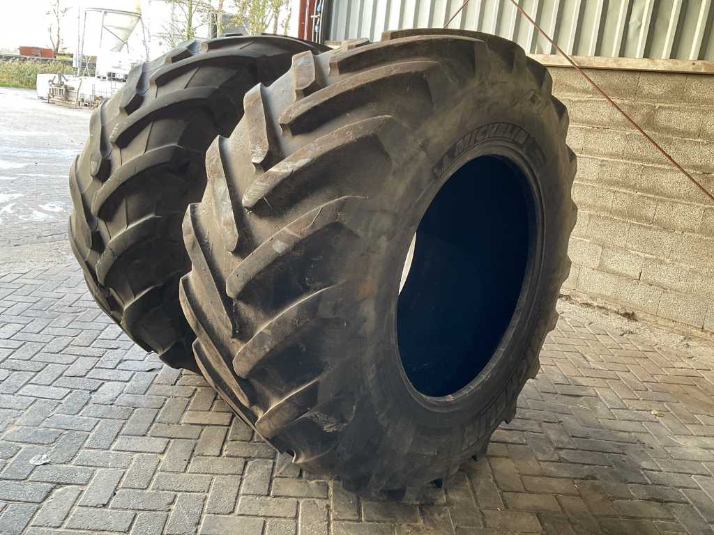 Tire (2x)