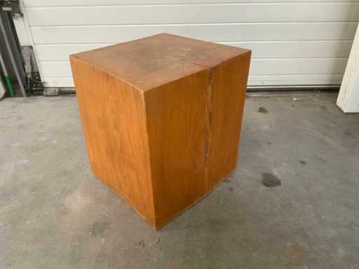 Dekorativer Massivholzwürfel