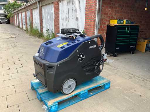 2023 Professional hot water high pressure cleaner SAHPW7300
