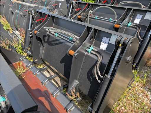 LSB - UNI BUCKET WITH TEETH - AS - 1850 MM - 0.8 CBM - 2023 - Buckets