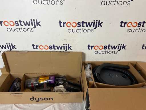 Dyson V12 Detect Slim Absolute + AEG AB61A4DB Animal 6000 - Vacuum cleaner with bag 