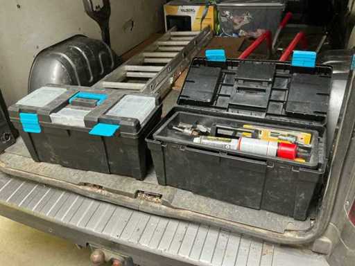 Gereedschapskoffer met inhoud (4x)
