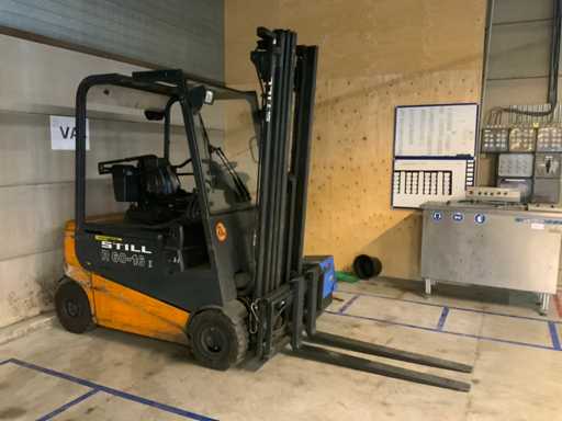 Still R60-16 Chariot élévateur à fourche avec triple mât et déplacement latéral