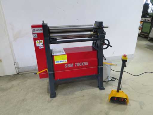 Piegatrice per lamiera OSTAS SBM 700 x 95