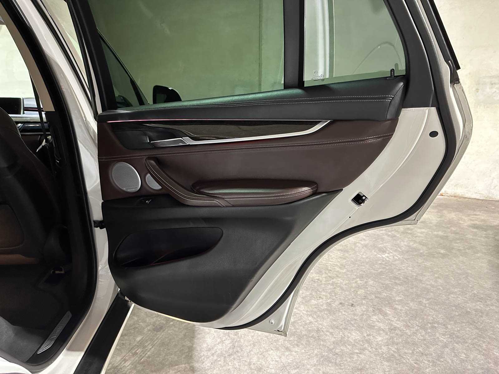 BMW X5 xDrive50i 4.4 V8 High Executive 449pk 2014, J-094-RR