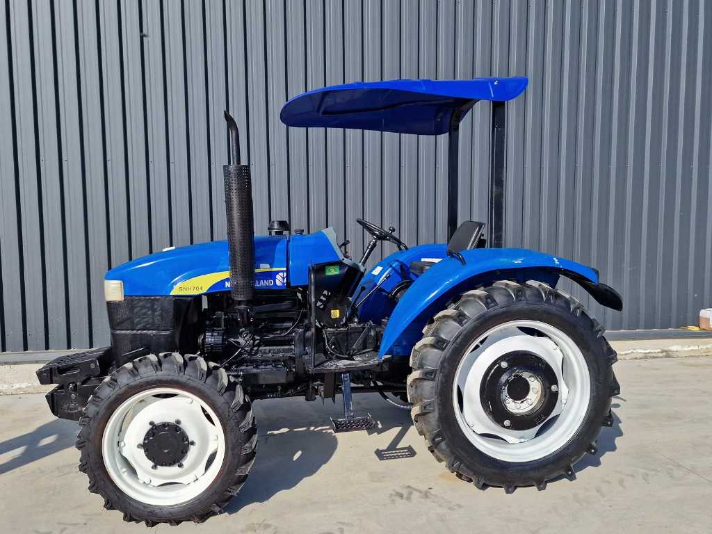 NEW HOLLAND  SNH 704  4-Wheel Drive Tractor 2014