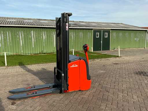 2006 Linde L14 Stacker