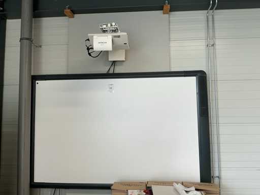 Hitachi CP-AW251N Projecteur et écran de projection