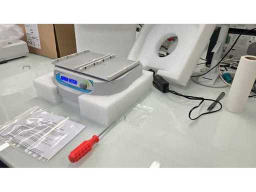 Benchmark Scientific - 2020 - Orbi-Shaker 4-Plate - Microplate-roermachine