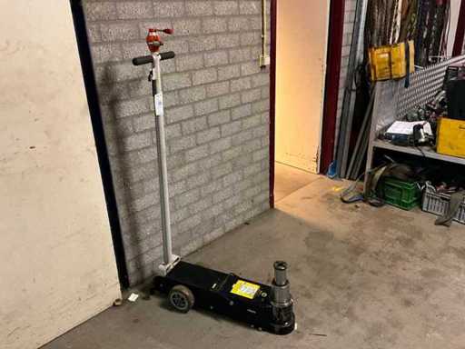 Shinn Fu Garage Jack