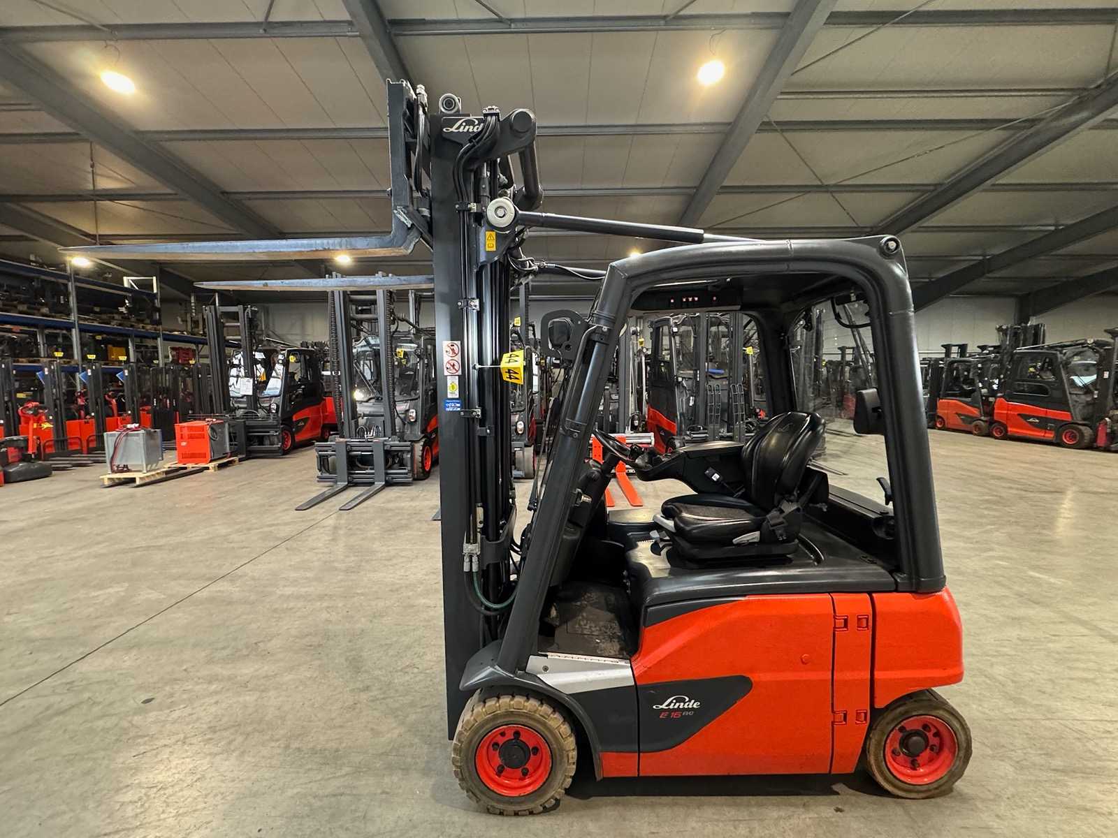 03/2018 Service + UVV 01/2027 Linde E16P Triplex 547cm 3rd + 4th valve electric forklift forklift 6,670 hours