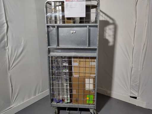 Rolcontainer met diverse producten