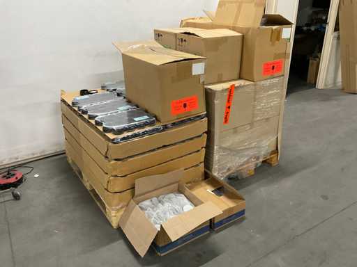 Batch of violet glass jars with screw lid and glass pipettes