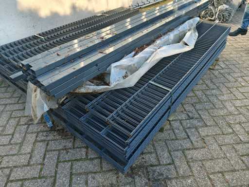 25x dubbelstaafs hekwerkpanelen 8 / 6 / 8 - 203 hoog met palen