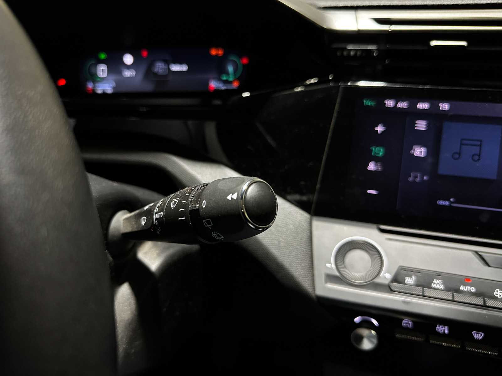 Peugeot 308 1.2 PureTech Active Pack Business 131pk 2023 (Origineel-NL + 1e Eigenaar), S-888-VR