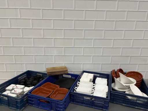 Partia różnych porcelanów