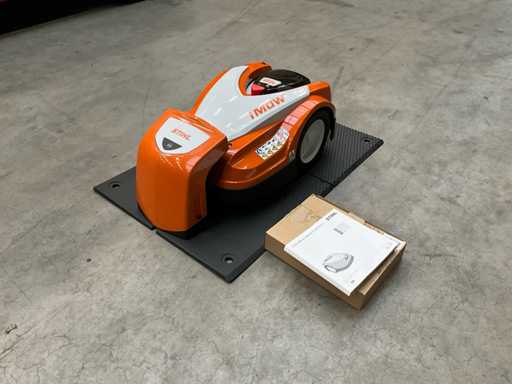 2023 Stihl RMI 442.2P Robotmaaier