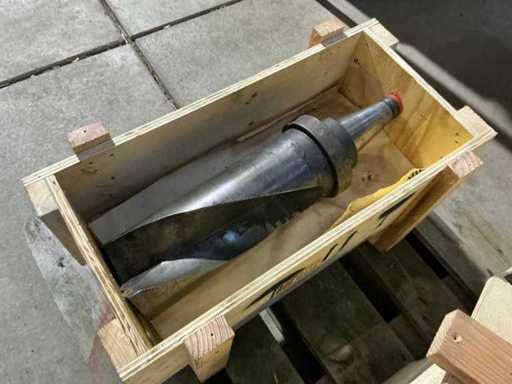 Twist drill bit with inserts