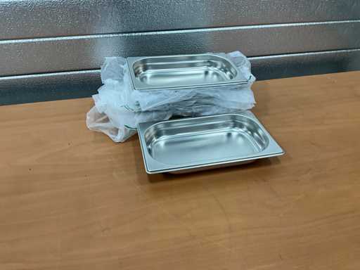 Saro 1/4 GN containers (9x)