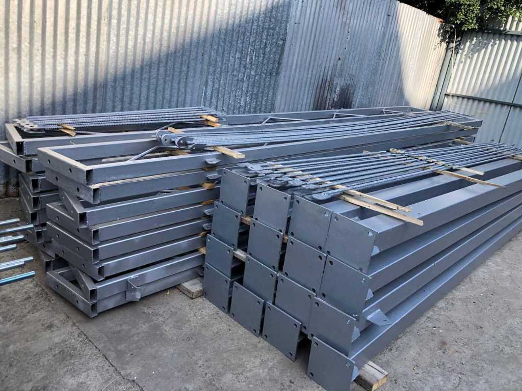 STEEL CONSTRUCTION - Hall steel truss construction