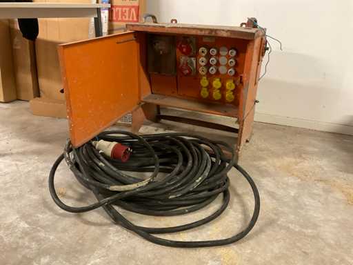 Distributore di corrente per l'edilizia