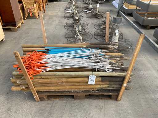 Partij weidepalen en schrikdraadpalen