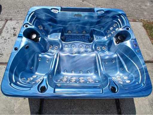Balboa spa 6 person Jacuzzi and outdoor spa