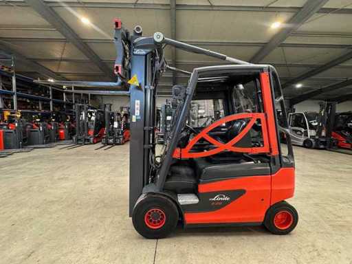 Serviciu 2019 + UVV 04/2027 Linde E25 2.500kg Triplex 548cm 3.+4. Reglaj furcă de supape Stivuitor electric 4.850 ore