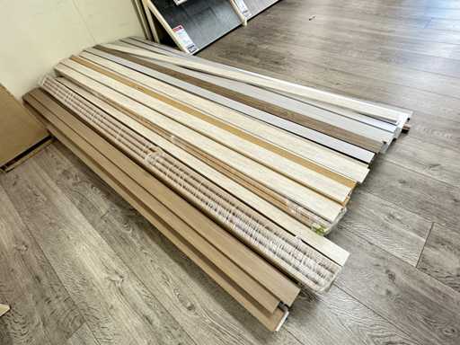 Partia wysokich listew przypodłogowych