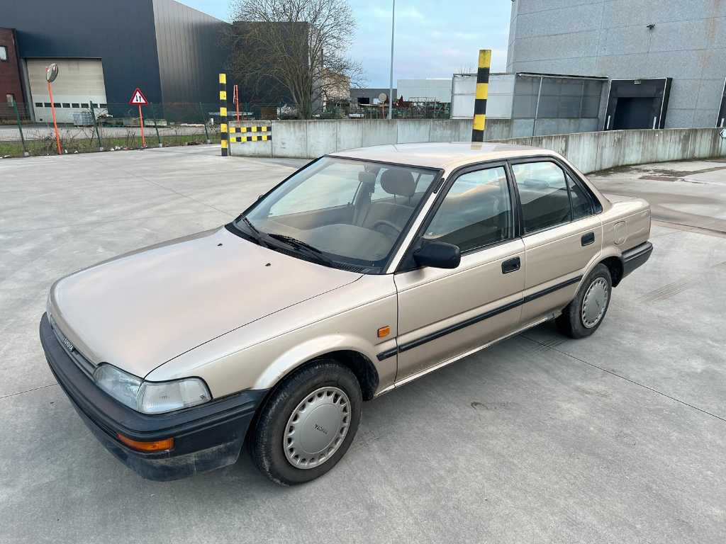 Toyota COROLA - 1990