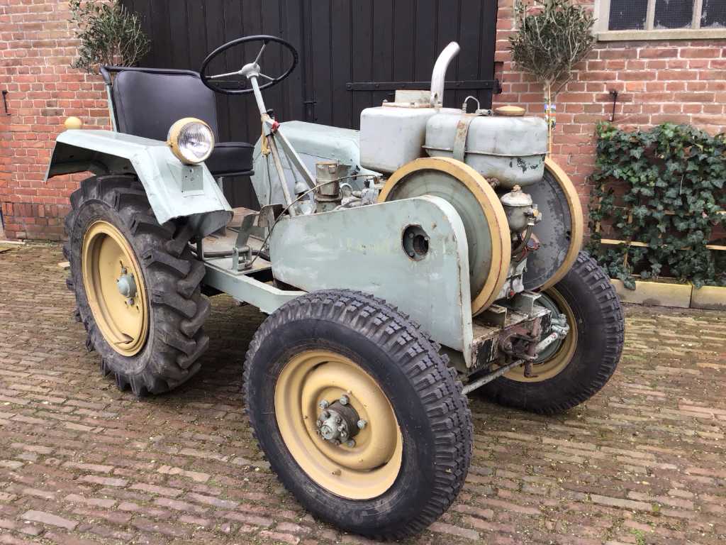 IFA H65 Tractor oldtimer