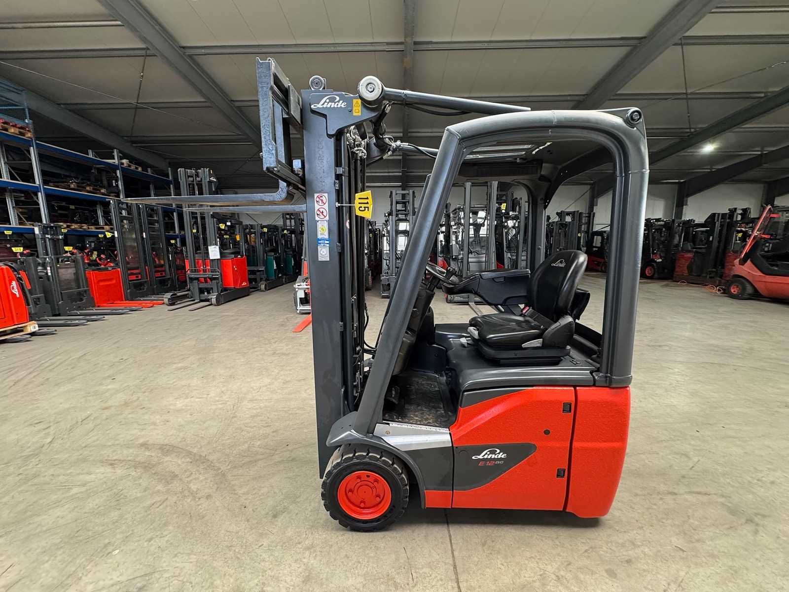 2016 Service + UVV 03/2027 Linde E12 1.200kg Triplex 462cm Electric Forklift Forklift 2.407 hours