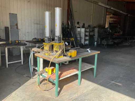 Pneumatische Stanzmaschine (2x)