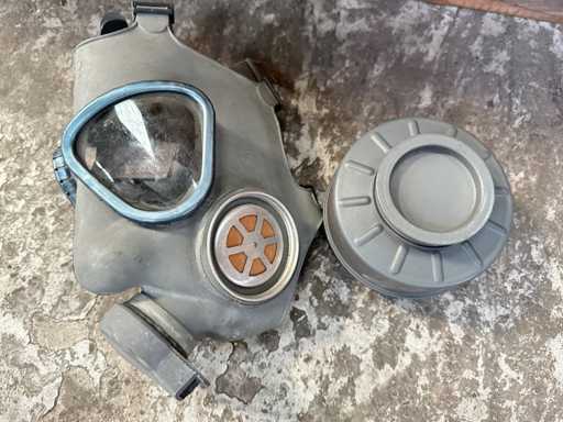 Batch of gas masks with filters