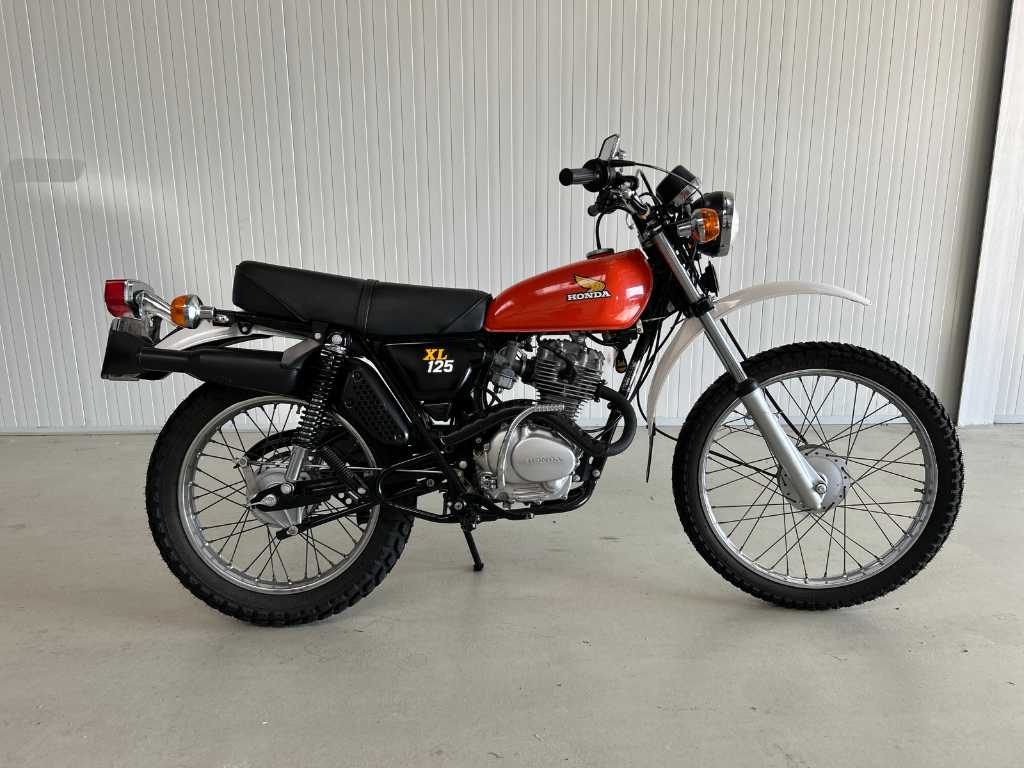 Motorcycle classic car Honda XL125