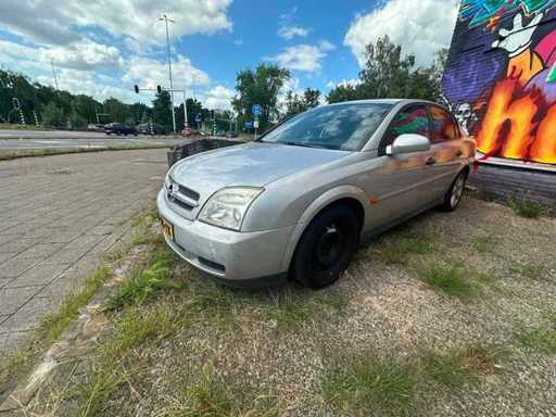 Opel - 2004 - Vectra - 1.8-16V Essentia - 73-NS-TX