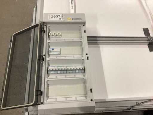 Hager Elektroverteiler 68cm hoch x 30 cm breit bestückt mit Hager CDC463J und MBM 332 B32 Automaten