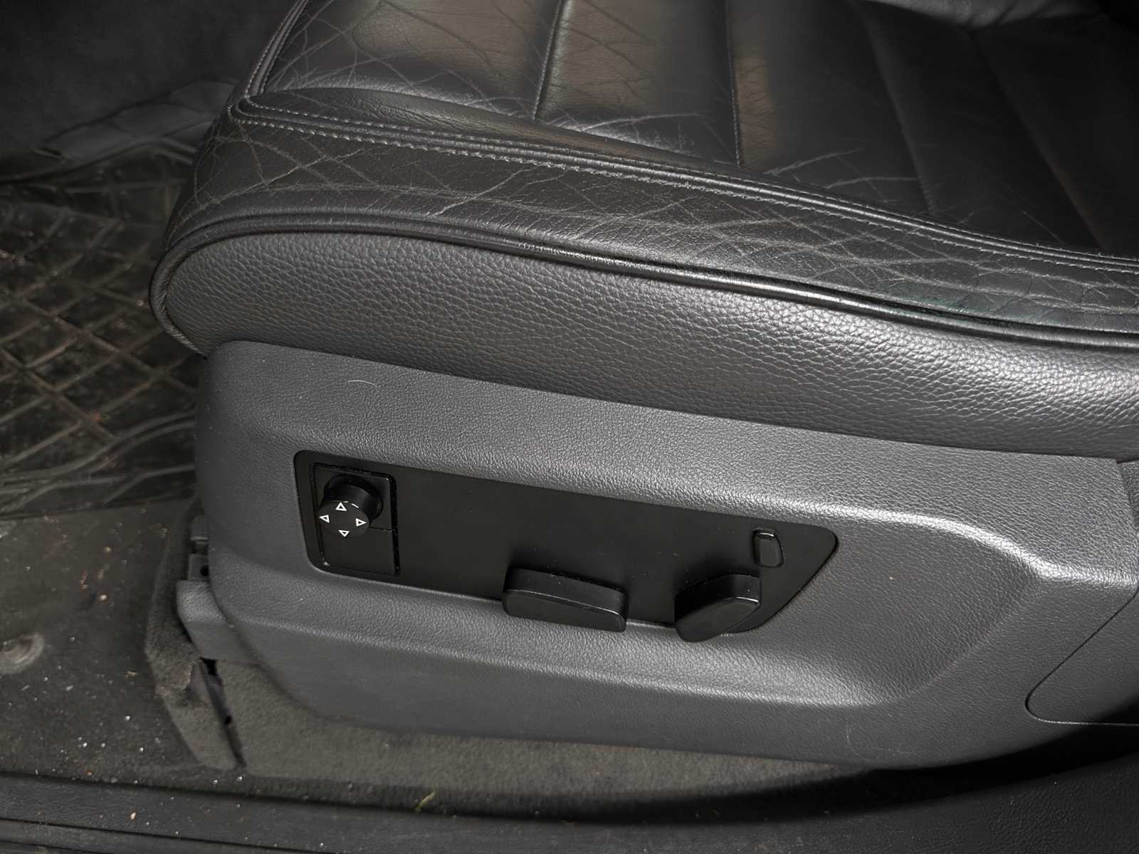 Volkswagen Touareg 3.2 V6 220pk 2003, 07-NG-JJ Youngtimer