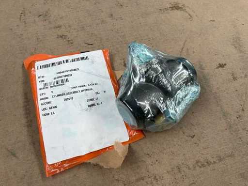 Hydraulic cylinder assembly (5x)