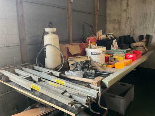 divers aannemersmatriaal