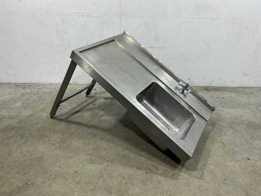 Stół do zmywarki przepuszczającej