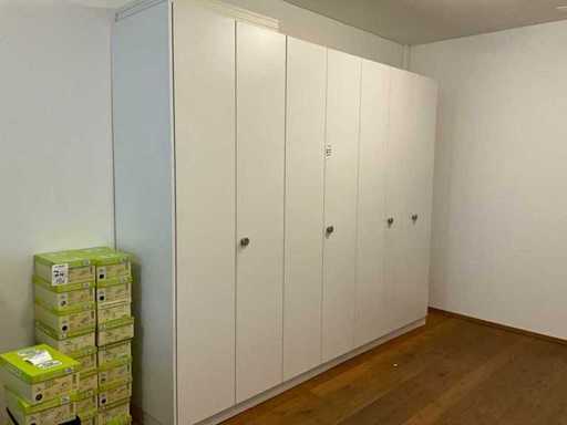 Dulapul de depozitare 7 uși