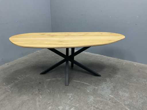 Organisch ovaal eiken Eetkamertafel 200 cm met onderstel Spider
