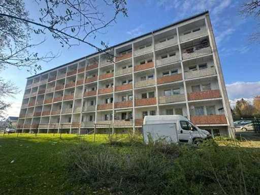 60 appartementen / studio’s, bouwjaar 1988, 25 verhuurd (€ 82.800,= huur) - Markneukirchen - Duitsland