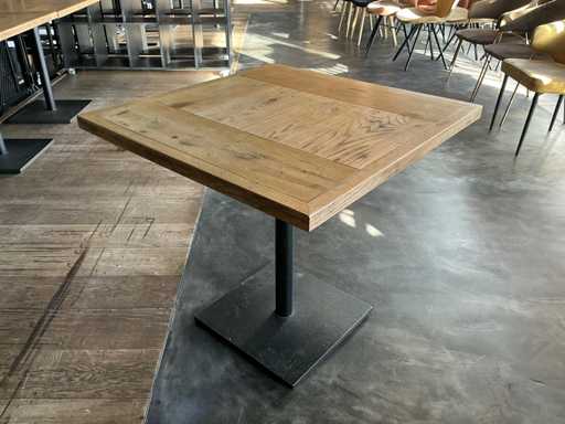 Restaurant table (2x)