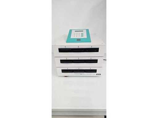 LABSYSTEMS IEMS - 1410 - Incubator/Roermachine