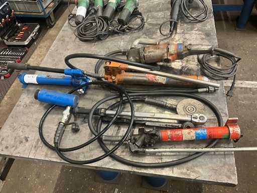 Hydraulic tools (4x)