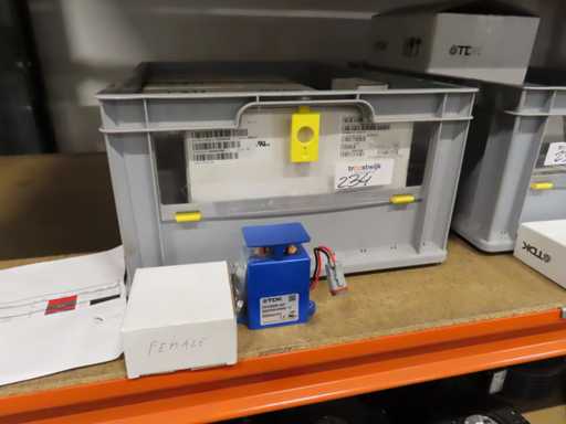 TDK - HVC500B-24F - mężczyzna - Kontaktor (47x)