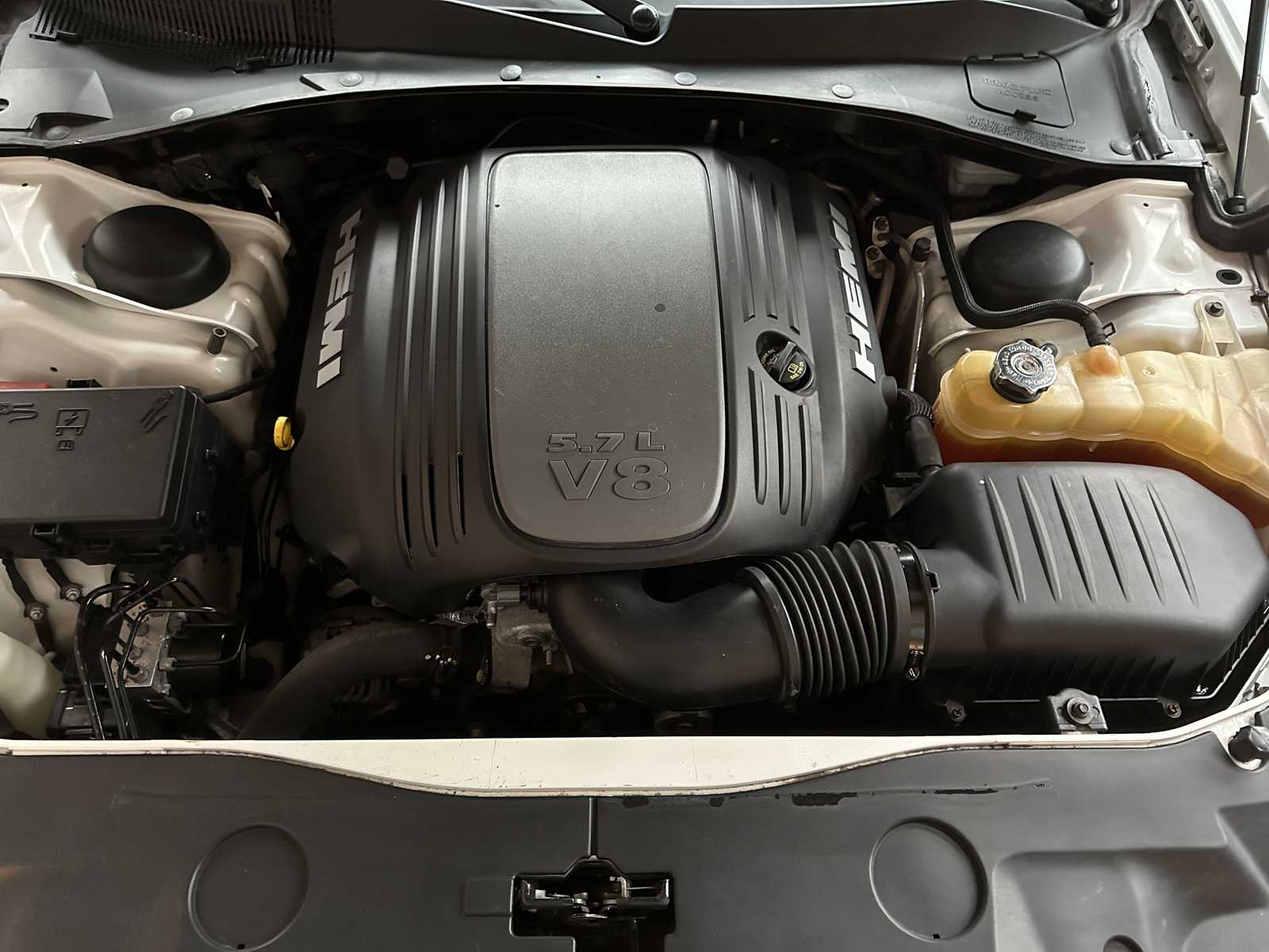 Dodge Charger RT HEMI 5.7 V8 375pk 2013