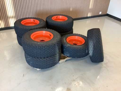 8x Ongebruikt Bridgestone 24x8.50-12 Band met velg